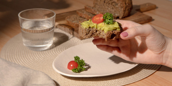 Proteinbrot mit Guacamole